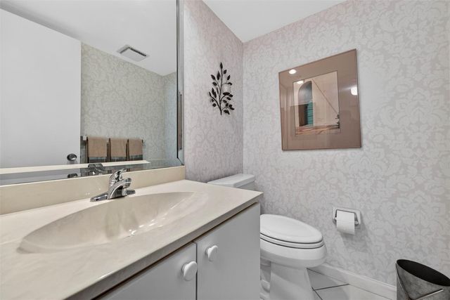 808 Cypress Boulevard 203, Pompano Beach, FL 33069