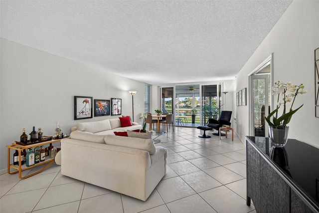 808 Cypress Boulevard 203, Pompano Beach, FL 33069