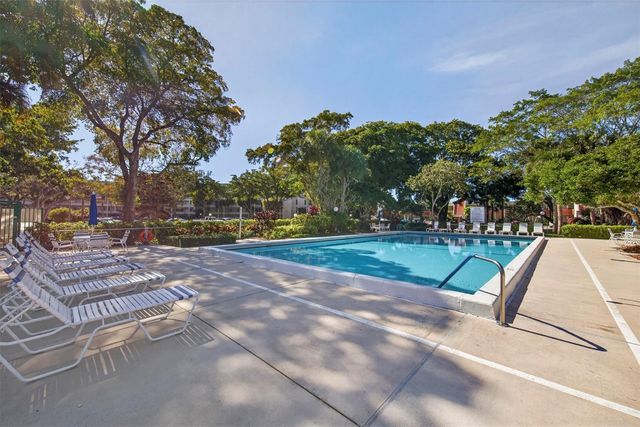 808 Cypress Boulevard 203, Pompano Beach, FL 33069