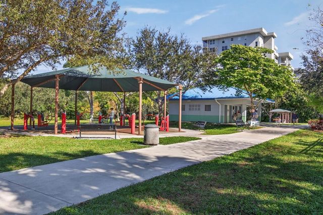 808 Cypress Boulevard 203, Pompano Beach, FL 33069