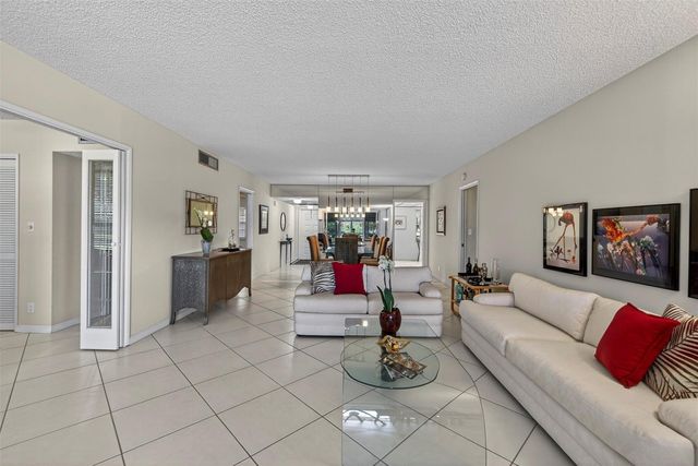808 Cypress Boulevard 203, Pompano Beach, FL 33069