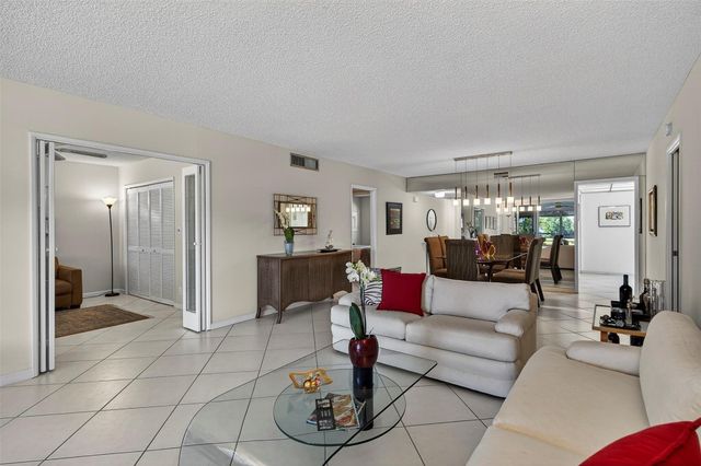 808 Cypress Boulevard 203, Pompano Beach, FL 33069