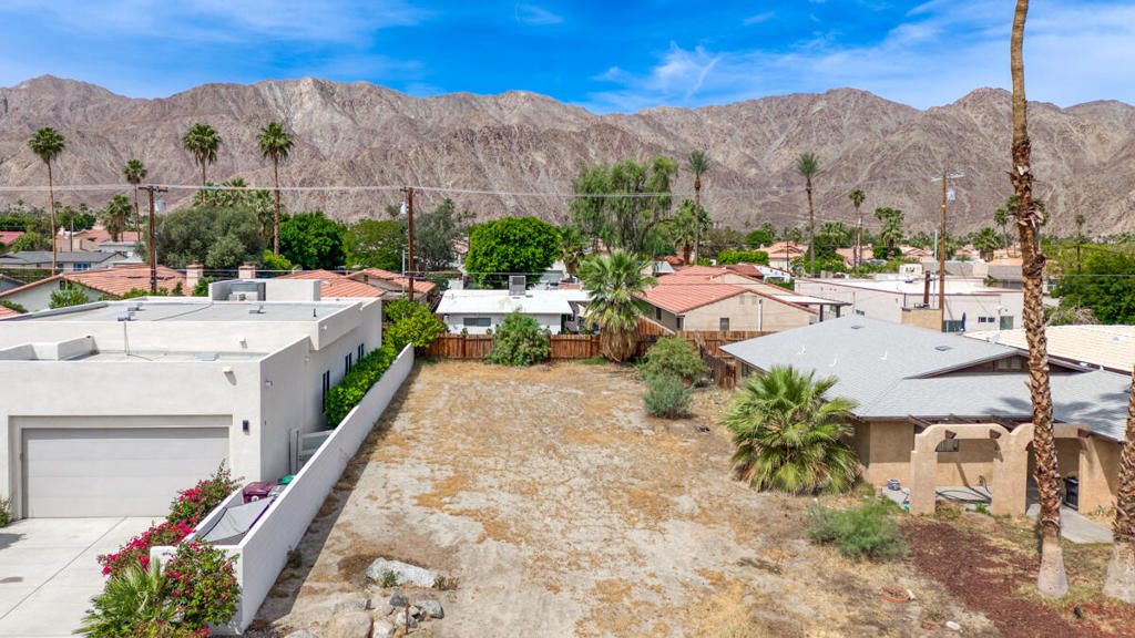 Image 4 of property listing at 52065 Avenida Navarro, La Quinta, CA 92253
