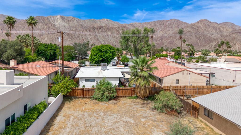 Image 5 of property listing at 52065 Avenida Navarro, La Quinta, CA 92253