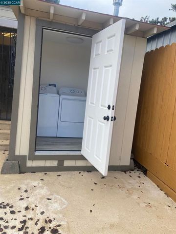 716 11Th St, Richmond, CA 94801