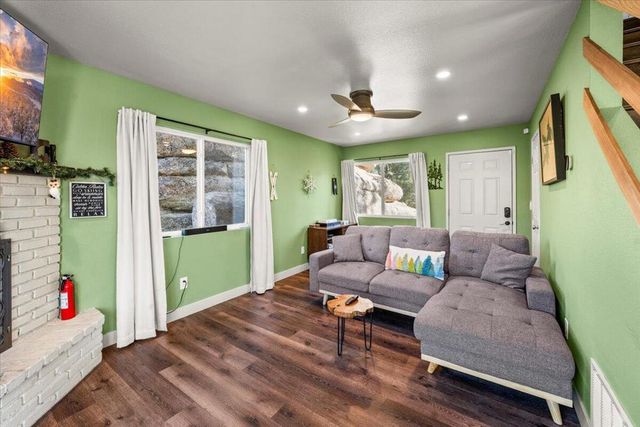 33334 Forrest Drive, Running Springs, CA 92382