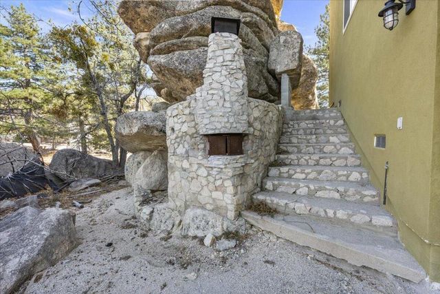 33334 Forrest Drive, Running Springs, CA 92382