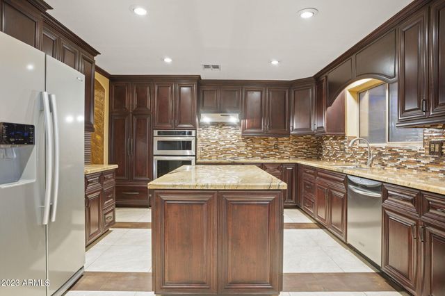 7775 N 52nd Drive, Glendale, AZ 85301