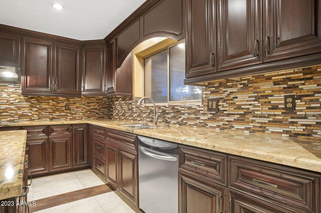 7775 N 52nd Drive, Glendale, AZ 85301