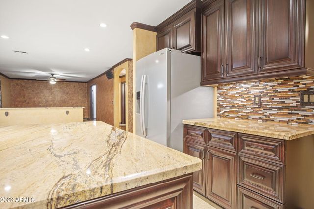 7775 N 52nd Drive, Glendale, AZ 85301