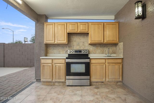7775 N 52nd Drive, Glendale, AZ 85301