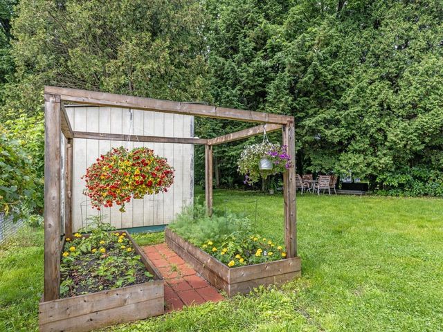 92 West St Apt A, Winooski, VT 05404