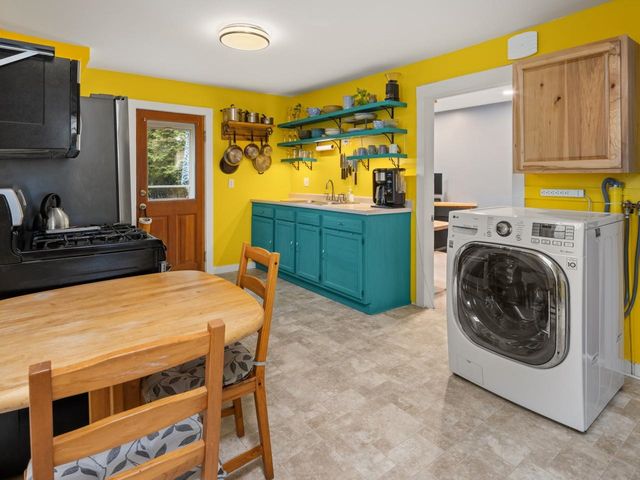 92 West St Apt A, Winooski, VT 05404