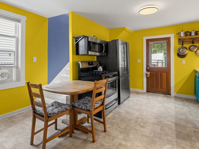 92 West St Apt A, Winooski, VT 05404