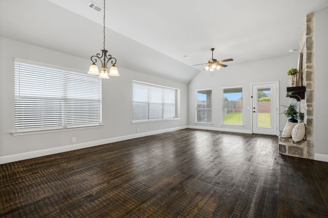 2115 Victoria Lane, Princeton, TX 75407