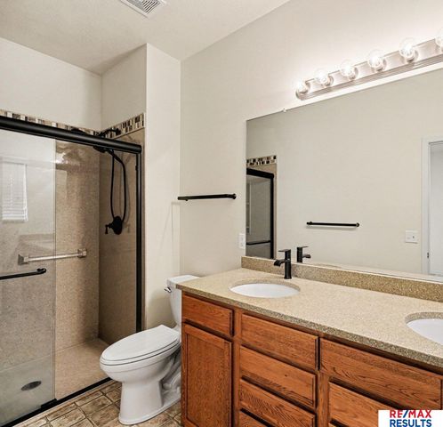 10707 Winding River Drive, Bellevue, NE 68123