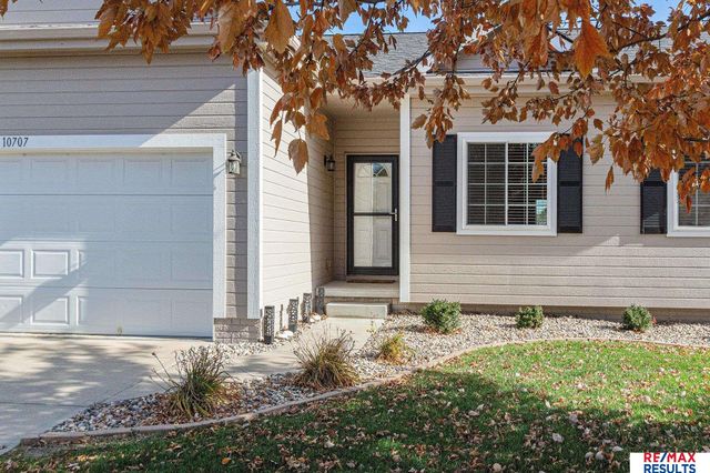 10707 Winding River Drive, Bellevue, NE 68123