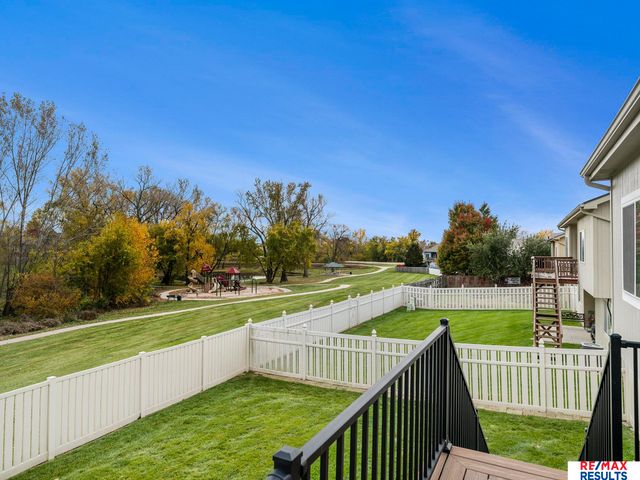 10707 Winding River Drive, Bellevue, NE 68123