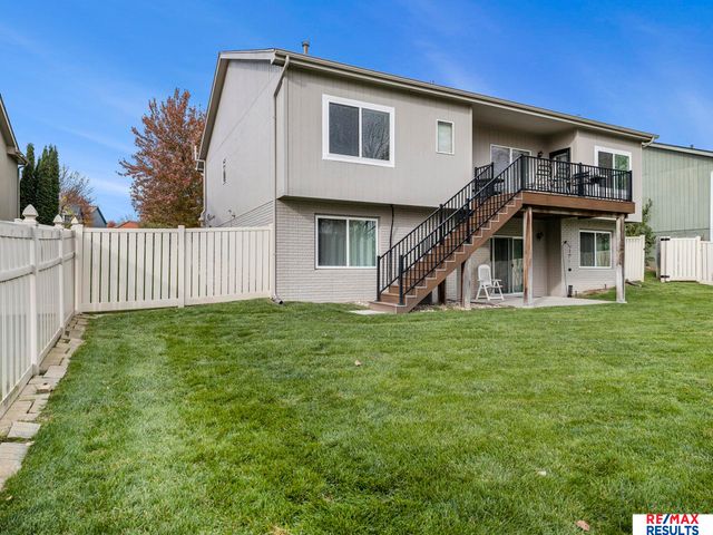 10707 Winding River Drive, Bellevue, NE 68123