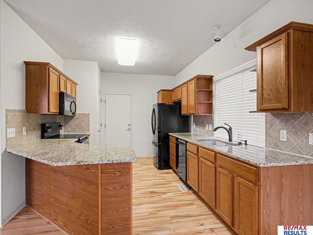 10707 Winding River Drive, Bellevue, NE 68123