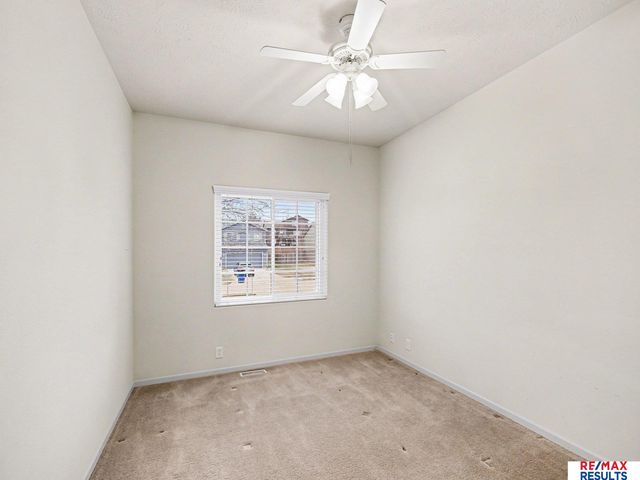 10707 Winding River Drive, Bellevue, NE 68123