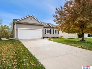 10707 Winding River Drive, Bellevue, NE 68123
