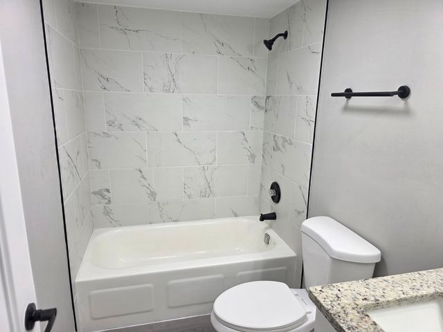 1 Renaissance Place 709, Palatine, IL 60067
