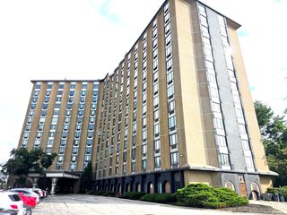 1 Renaissance Place 709, Palatine, IL 60067
