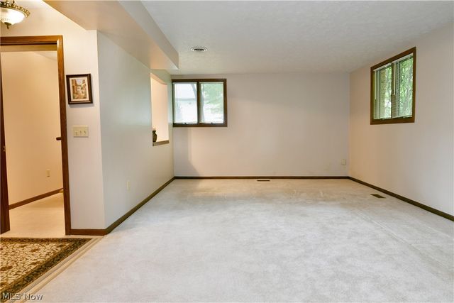 9540 Falcon Trak NE, Warren, OH 44484