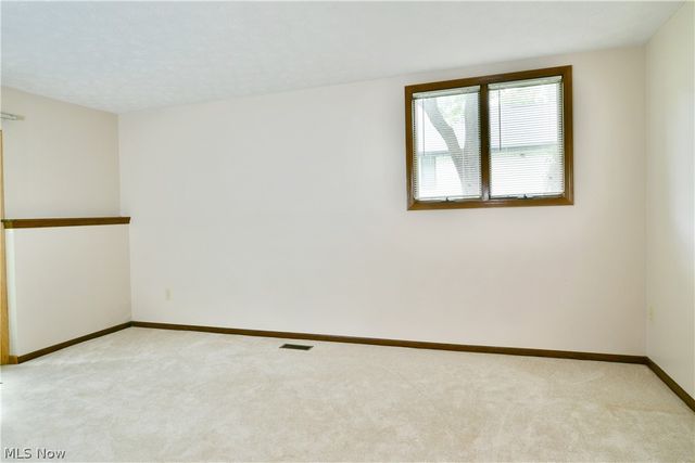 9540 Falcon Trak NE, Warren, OH 44484