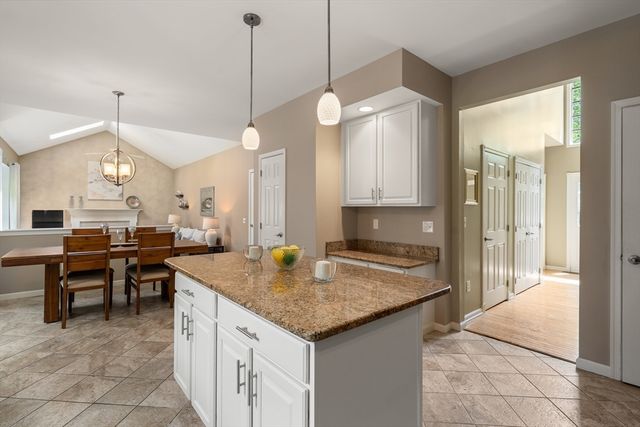 15 Winthrop Dr., Franklin, MA 02038