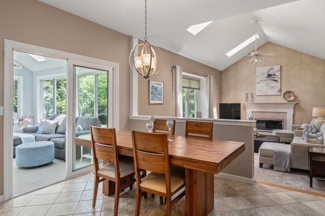 15 Winthrop Dr., Franklin, MA 02038