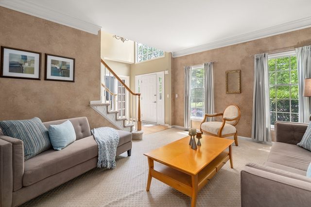 15 Winthrop Dr., Franklin, MA 02038