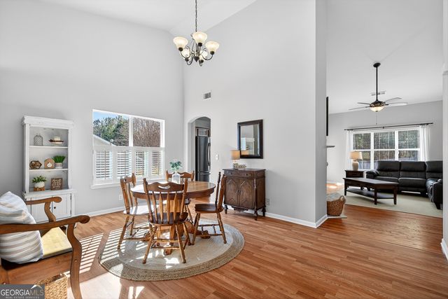 128 Meadowbrook Lane, Grantville, GA 30220