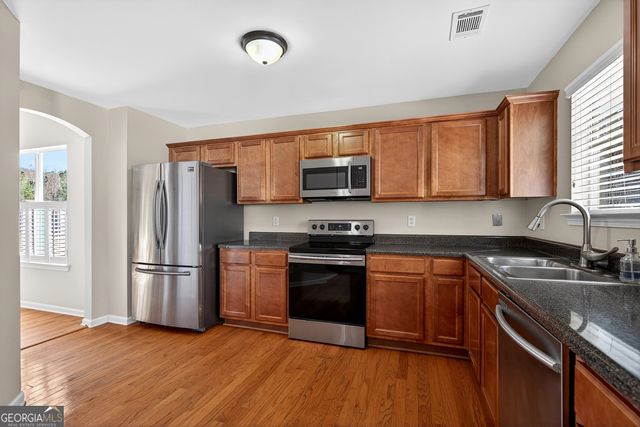 128 Meadowbrook Lane, Grantville, GA 30220