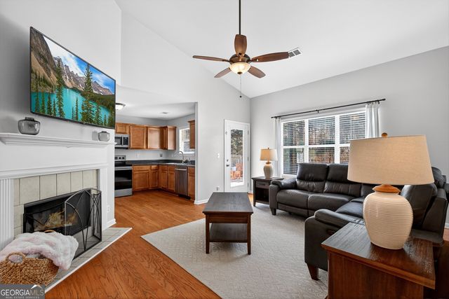 128 Meadowbrook Lane, Grantville, GA 30220