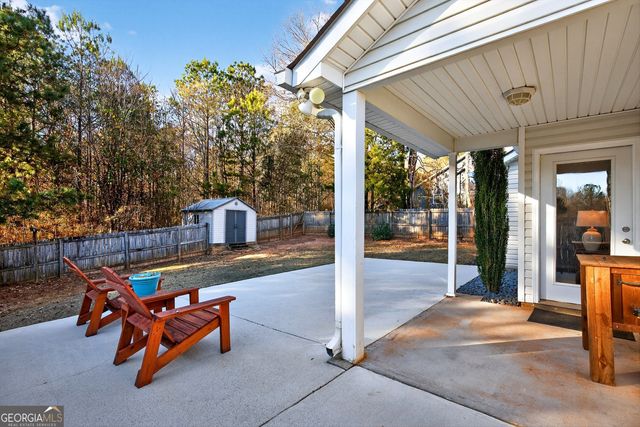 128 Meadowbrook Lane, Grantville, GA 30220