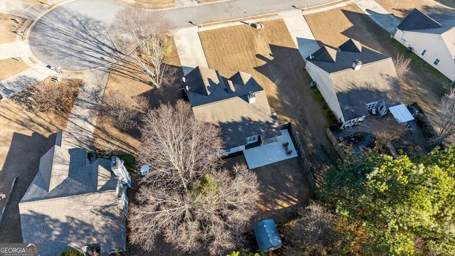 128 Meadowbrook Lane, Grantville, GA 30220