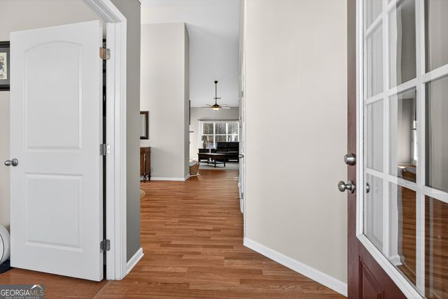 128 Meadowbrook Lane, Grantville, GA 30220