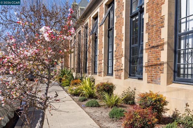 730 29Th St 10, Oakland, CA 94609