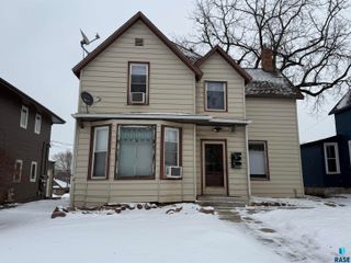 614 S 2nd Ave Avenue, Sioux Falls, SD 57104
