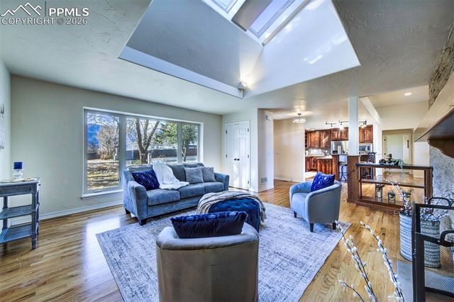 1905 Mesa Road, Colorado Springs, CO 80904