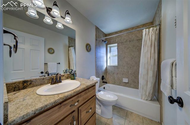 1905 Mesa Road, Colorado Springs, CO 80904