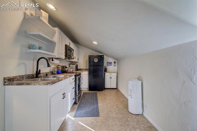 1905 Mesa Road, Colorado Springs, CO 80904