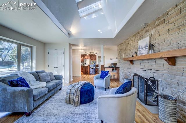 1905 Mesa Road, Colorado Springs, CO 80904