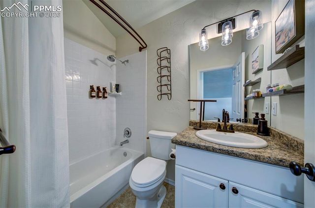 1905 Mesa Road, Colorado Springs, CO 80904