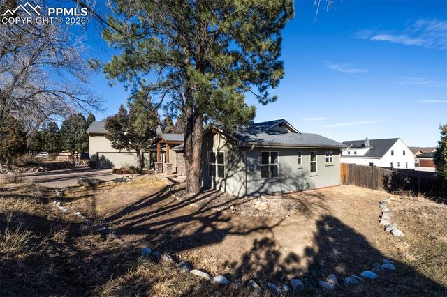 1905 Mesa Road, Colorado Springs, CO 80904