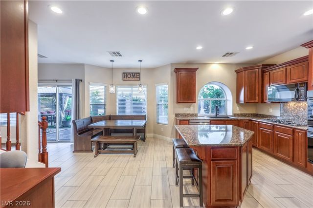 8148 Waltons Mill Court, Las Vegas, NV 89131