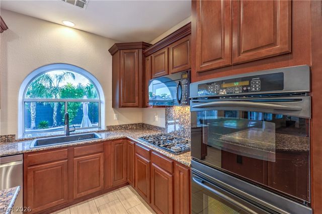 8148 Waltons Mill Court, Las Vegas, NV 89131