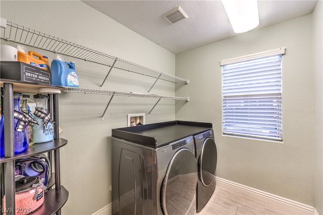 8148 Waltons Mill Court, Las Vegas, NV 89131